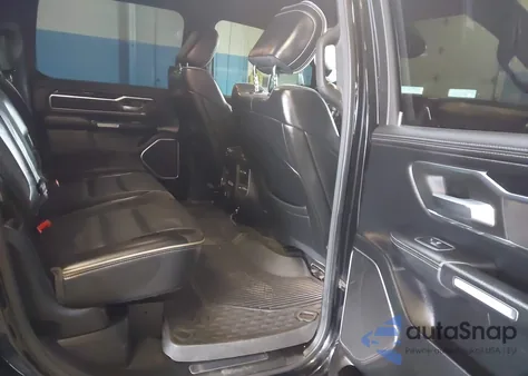 2019 Ram 1500 Laramie 4X4 5'7 Box z USA, uszkodzony, nr VIN 1C6SRFJTXKN610253